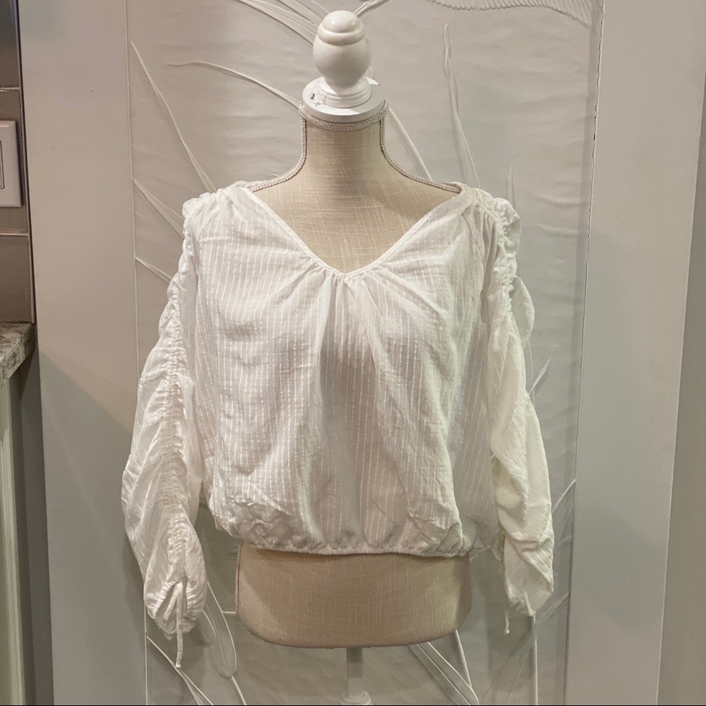NEW White ASTR Top - Picture 3 of 13